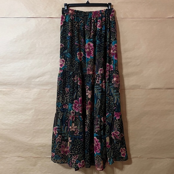 Evereve | NWT Matching Set Azalea One Shoulder Top & Tiered Maxi Skirt Size M - Picture 15 of 16
